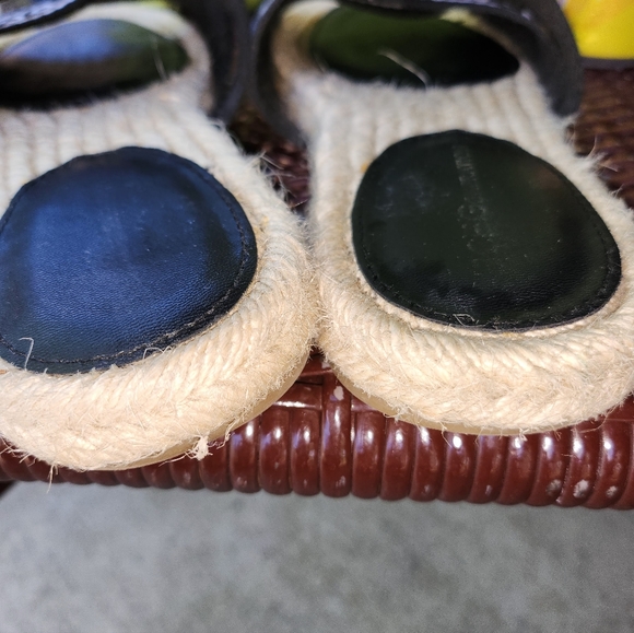 FLAT SLINGS BY BCBG - Picture 4 of 4